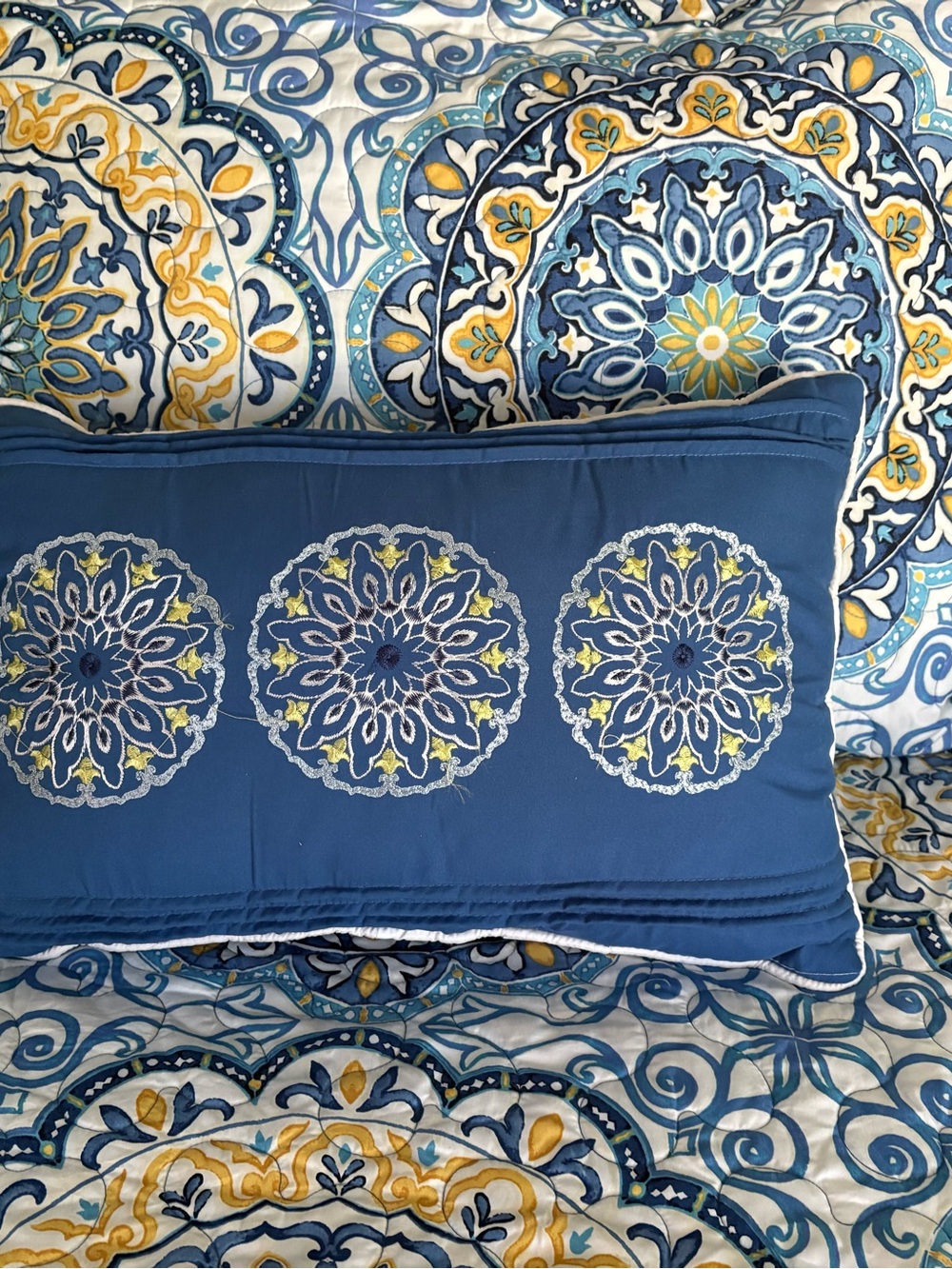 Twin Comforter set with Pillow. Also includes a bedskirt and is reversible